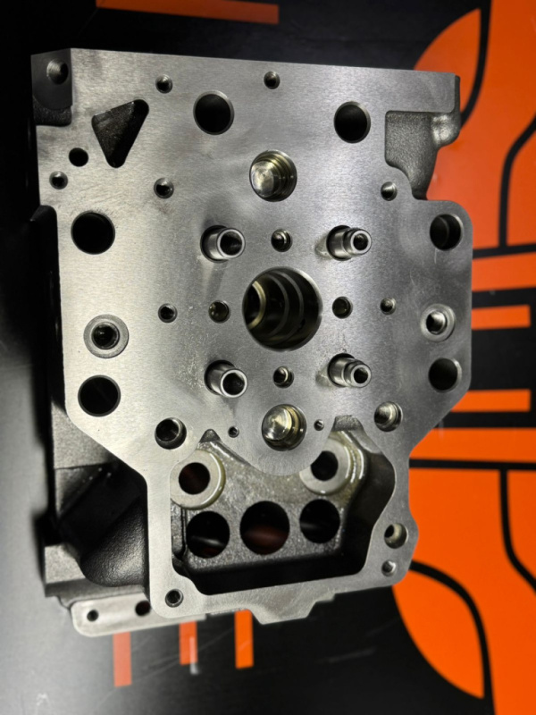 Головка блока цилиндров 3500 электр. 2425328, 1541612, 154-1612, 145-3216, 317-2440, 161-2508, 210-4257, 1453216, 3172440, 1612508, 2104257